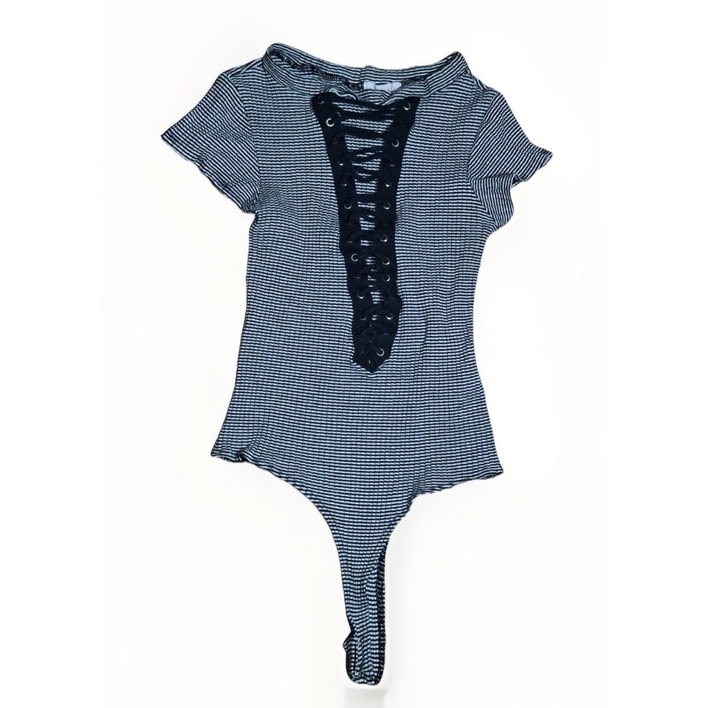 A'GACI Women's Black & White Striped Short Sleeve LAce Up Bodysuit Size Medium